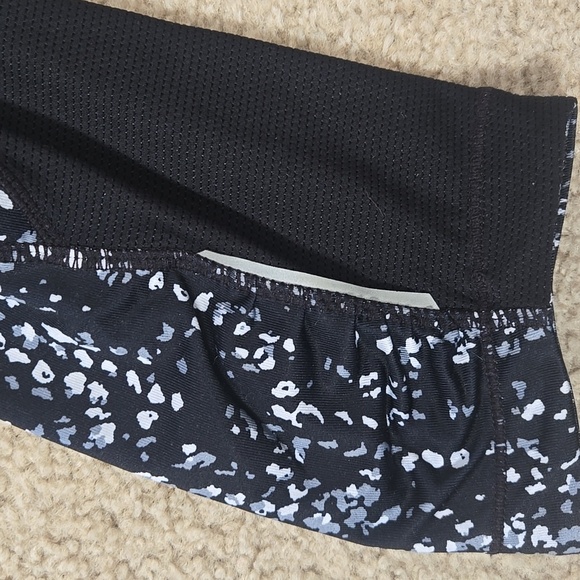 Athleta Black and White Leggings Size Small - Picture 11 of 11